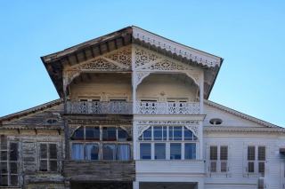 Façade de maison individuelle ancienne, cas type d'un logement classé F au DPE